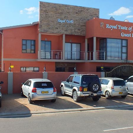Royal Castle Guest House Windhoek Ngoại thất bức ảnh