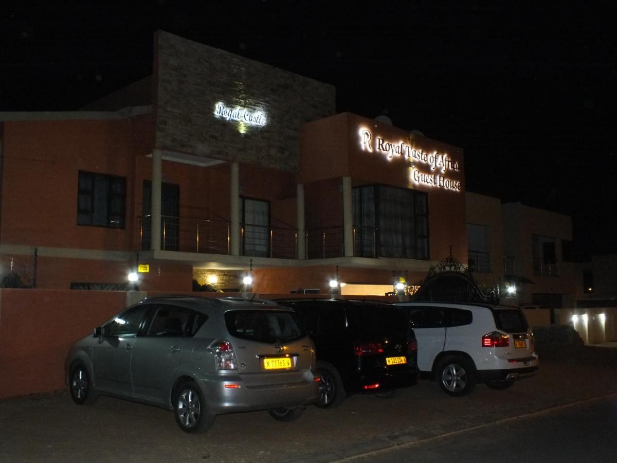 Royal Castle Guest House Windhoek Ngoại thất bức ảnh