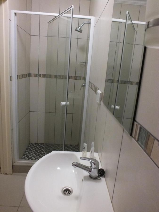 Royal Castle Guest House Windhoek Ngoại thất bức ảnh