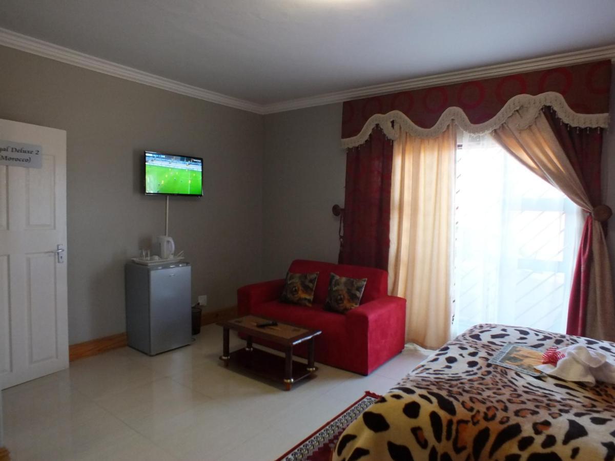 Royal Castle Guest House Windhoek Ngoại thất bức ảnh