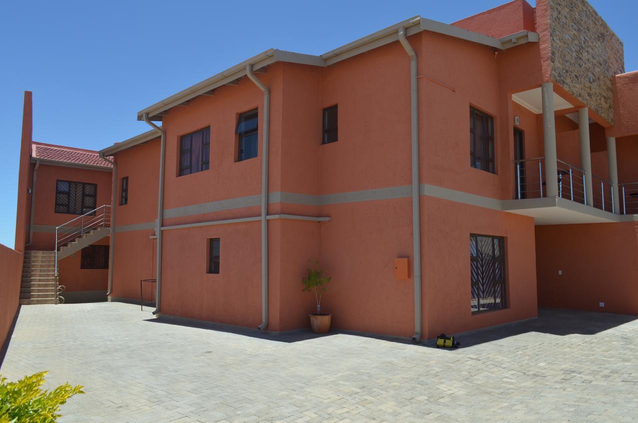 Royal Castle Guest House Windhoek Ngoại thất bức ảnh