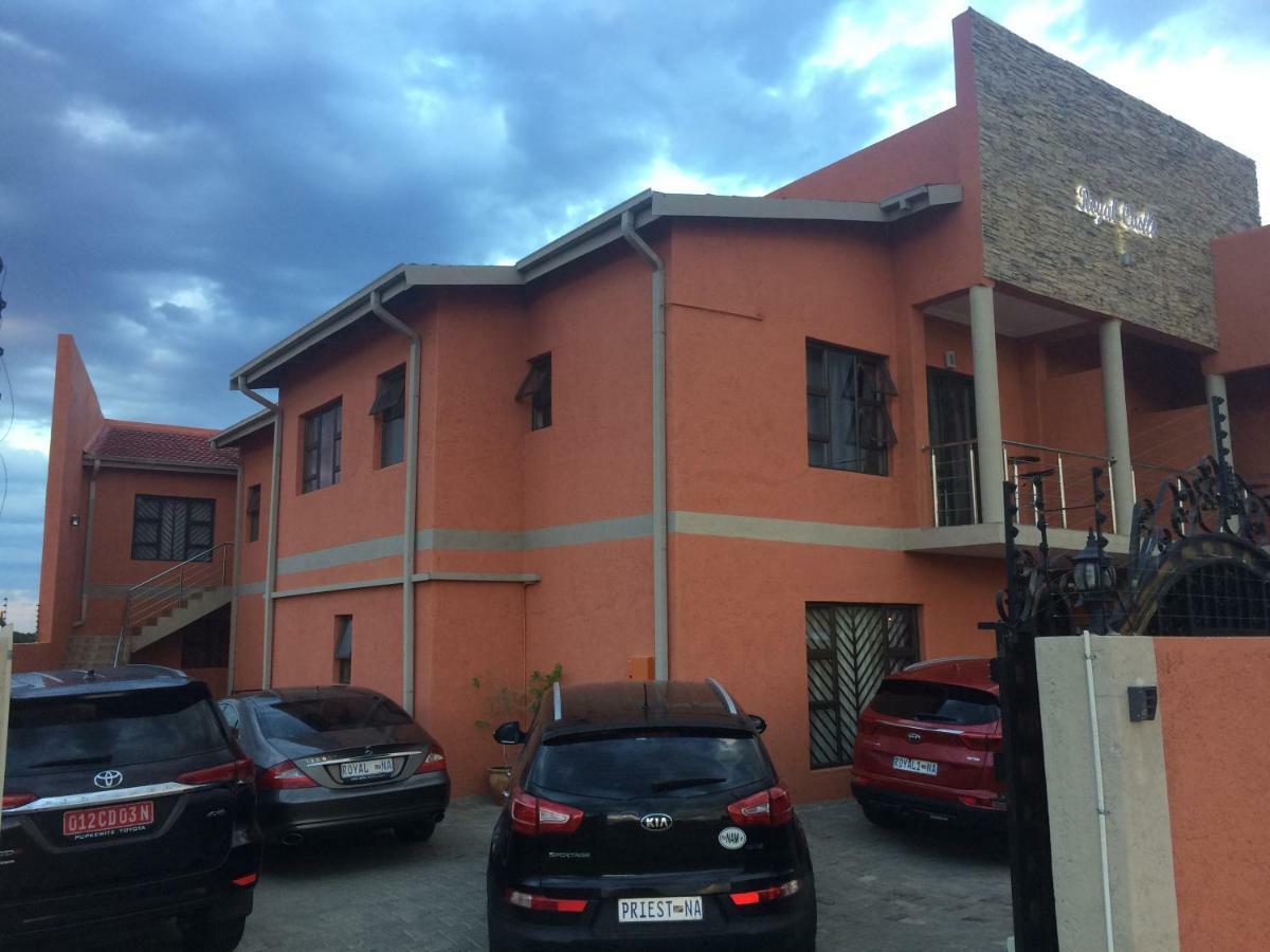 Royal Castle Guest House Windhoek Ngoại thất bức ảnh